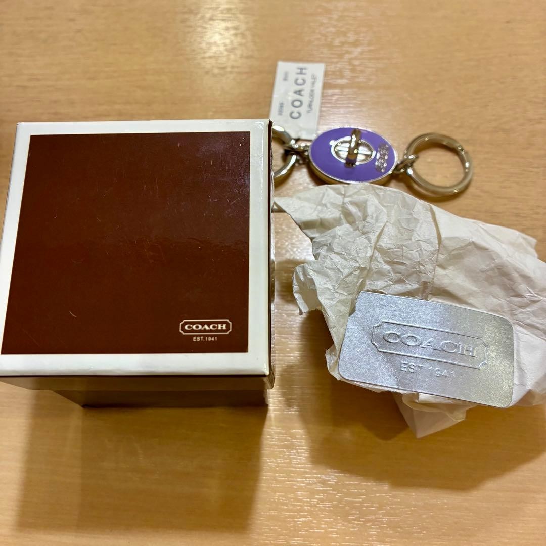 Brand New Unused Accessories Included COACH Turn Lock Key Holder