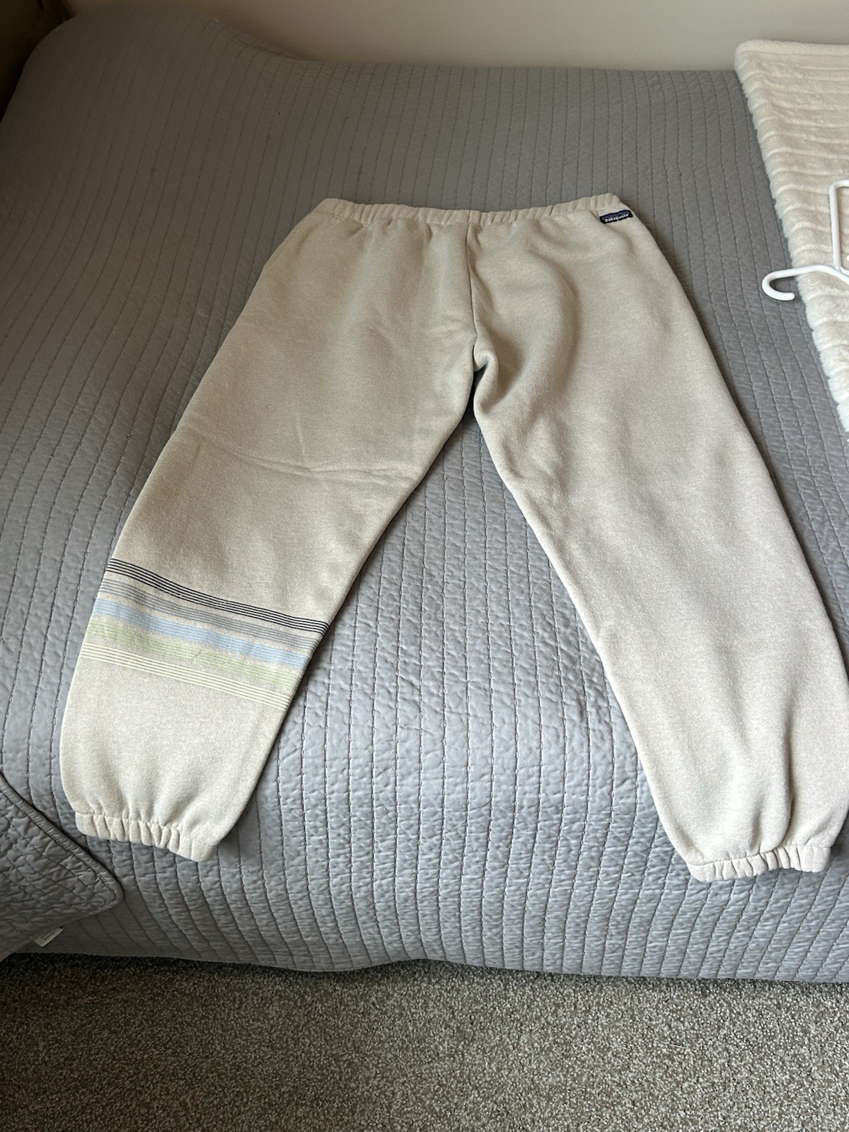 Patagonia Men’s Line Logo Ridge – Beige Fleece Cotton Jogger Pants – Size XXL