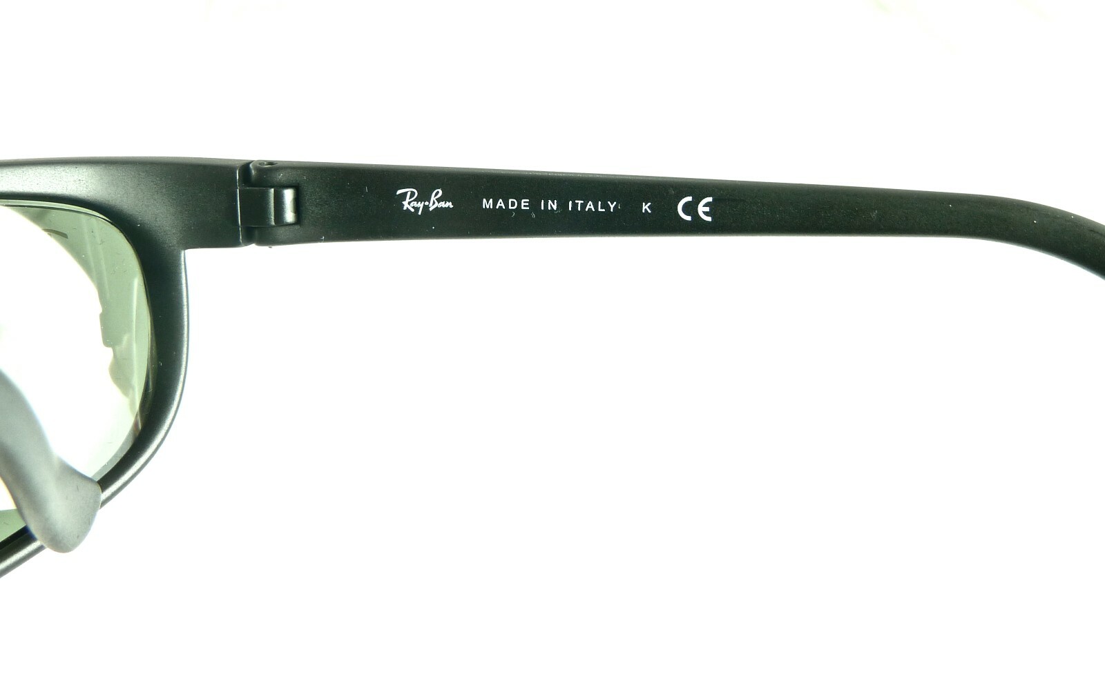 Ray-Ban Predator 2 Matte Black l Green Classic G-15 RB2027 W1847 62mm RB 2027