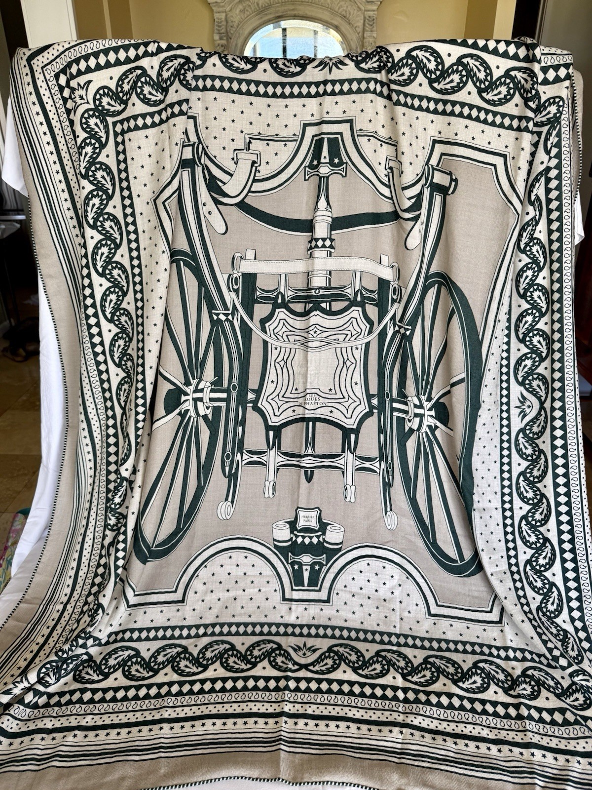 Hermès Women’s Les Roues de Phaeton Cashmere Silk Bandana Scarf Shawl 140×140