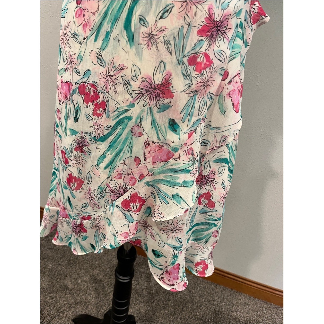 Floral V-Neck fake wrap Ruffle Mini Dress size medium