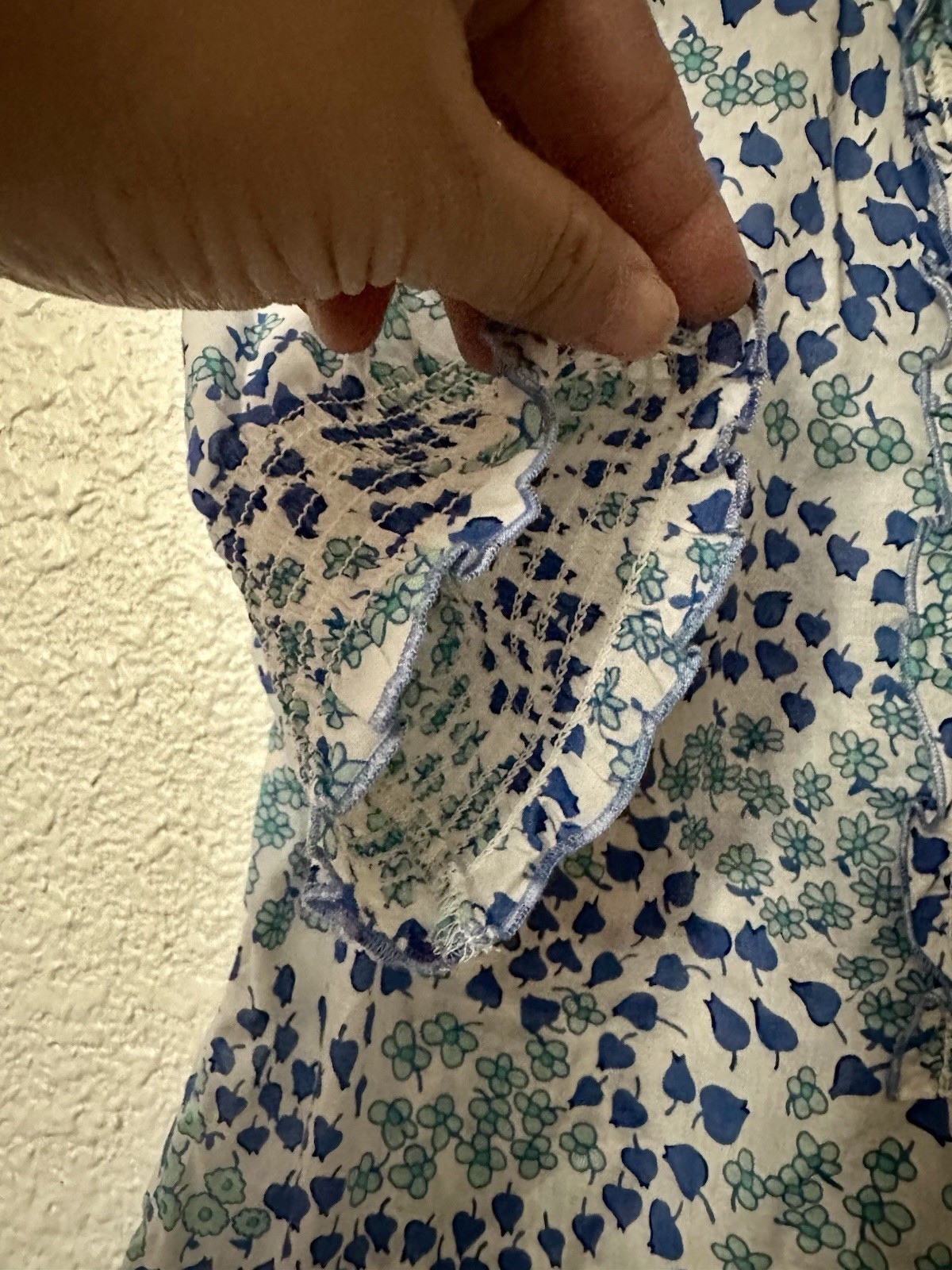 Talbots V-Neck Short Sleeve Woven Cotton Floral Ruffle Button Blouse SP Petite