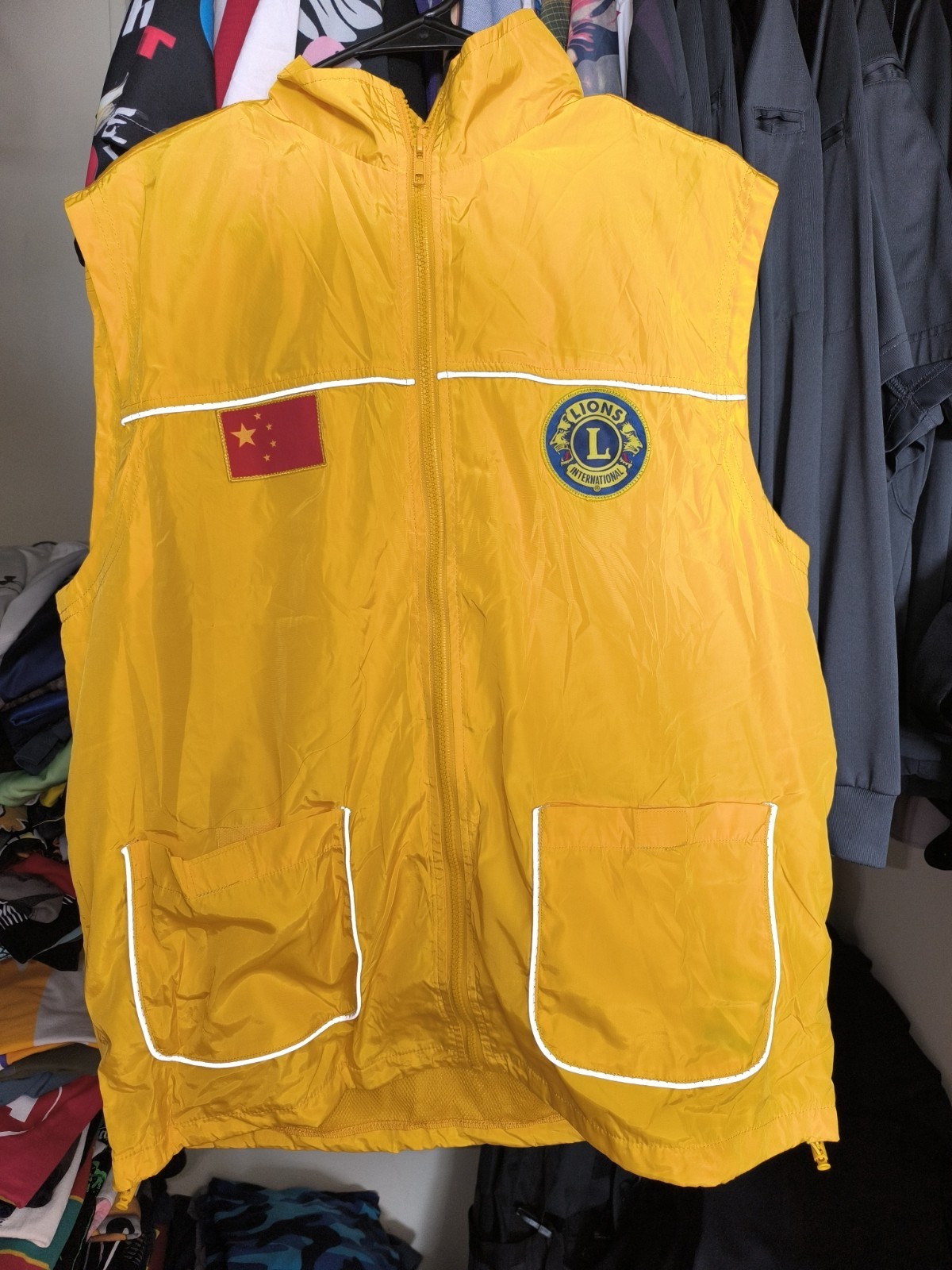 Vintage China guangdong Lions club international reflective zip vest large