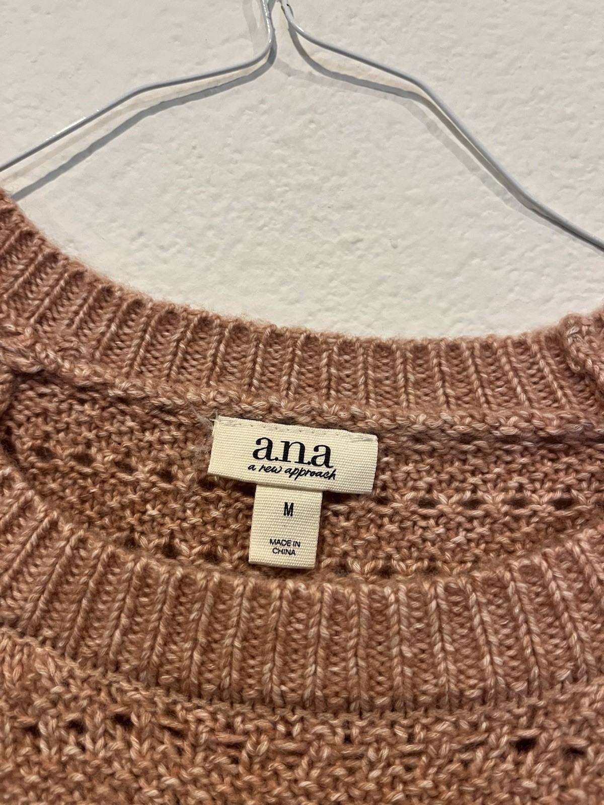 A.N.A. A New Approach Women’s Pink Sweater Size Medium Acrylic Blend NWT NEW