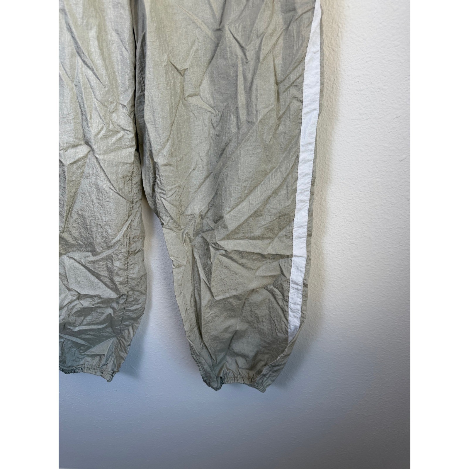 Athleta 100% Nylon Track Pant Joggers Womens Small Running Outdoors Khaki