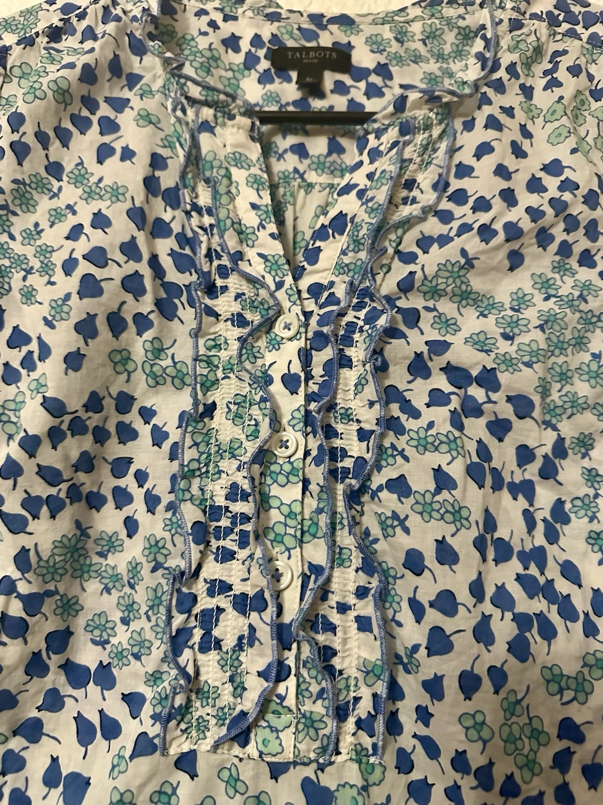 Talbots V-Neck Short Sleeve Woven Cotton Floral Ruffle Button Blouse SP Petite