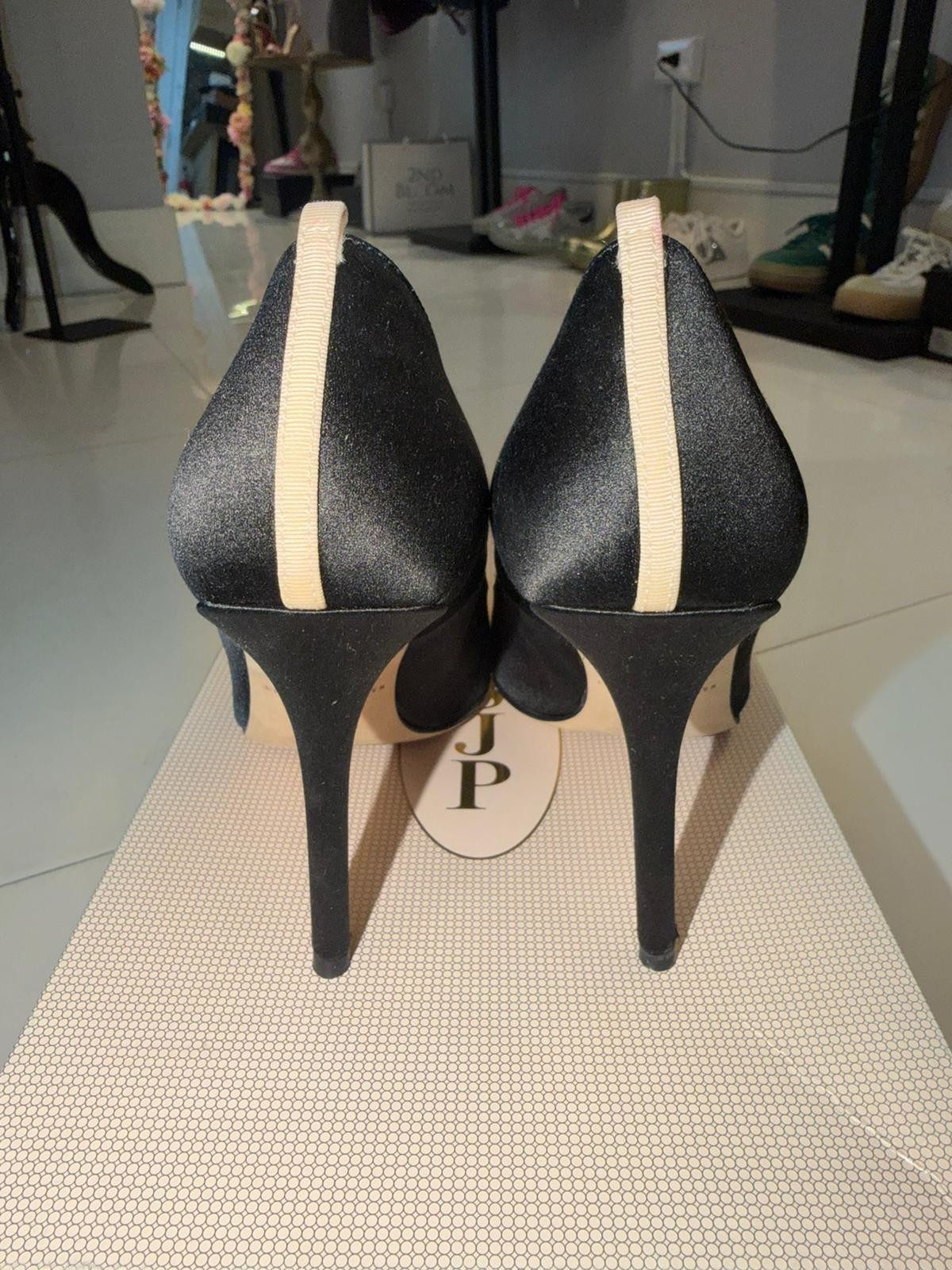 Autographed SJP Tempesta Black Satin Pumps EU 35 Sarah Jessica Parker Nordstrom