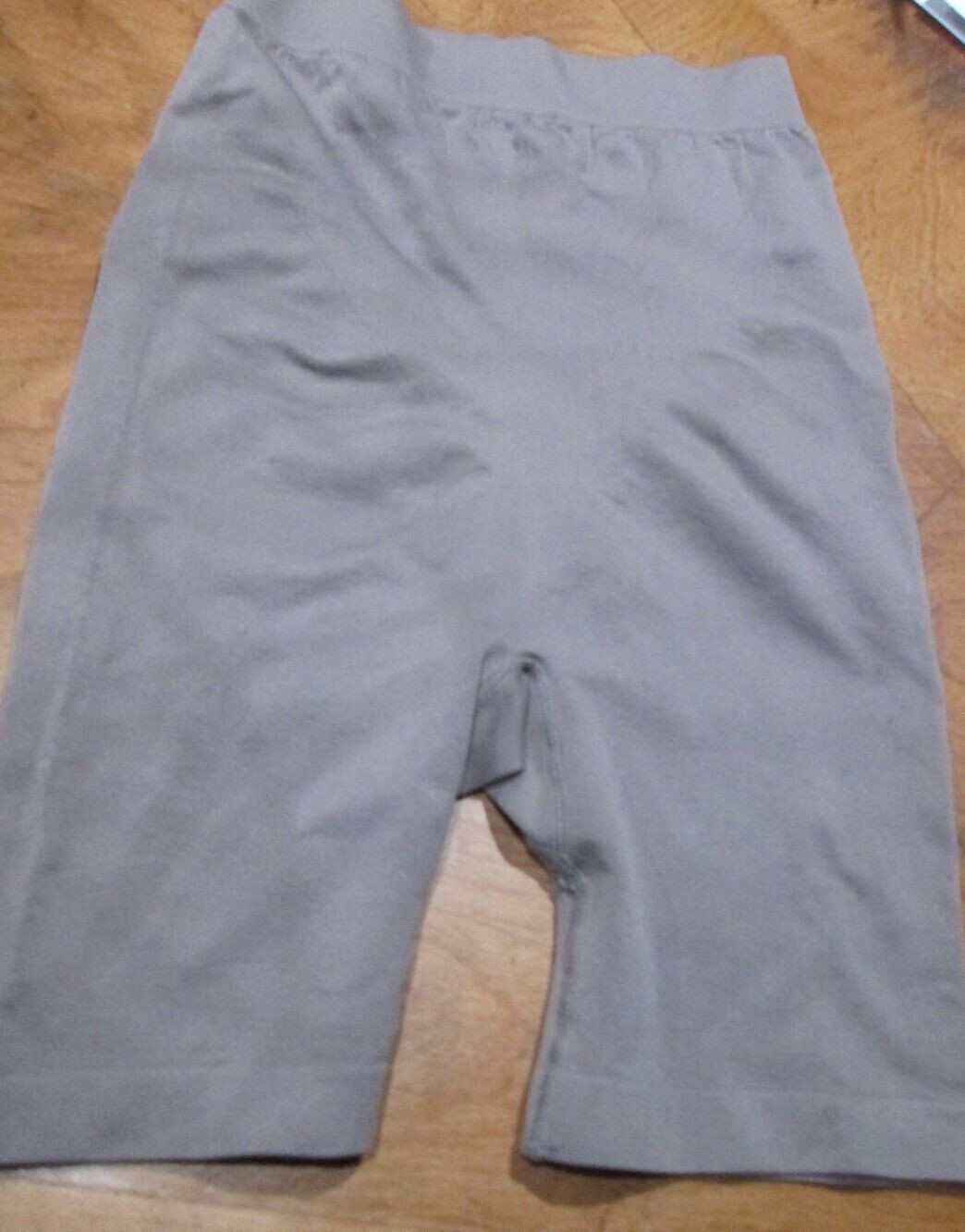 NWOT BODY TONER SHORTS BEIGE SIZE L 90%NYLON 10%SPANDEX COMFY