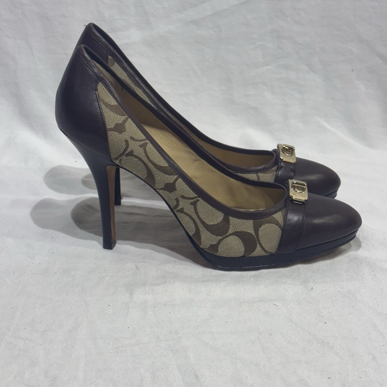Coach Signature Canvas & Leather Heels Pumps Brown Tan Size 9.5B Stiletto