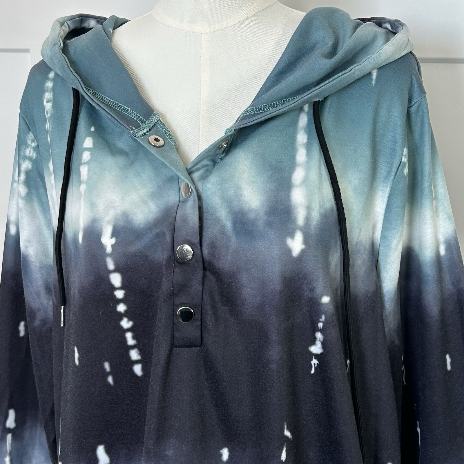Bloomchic Tie Dye/Ombre 1/2 Snap Hooded Sweatshirt – Women’s 18/20 Teal Black
