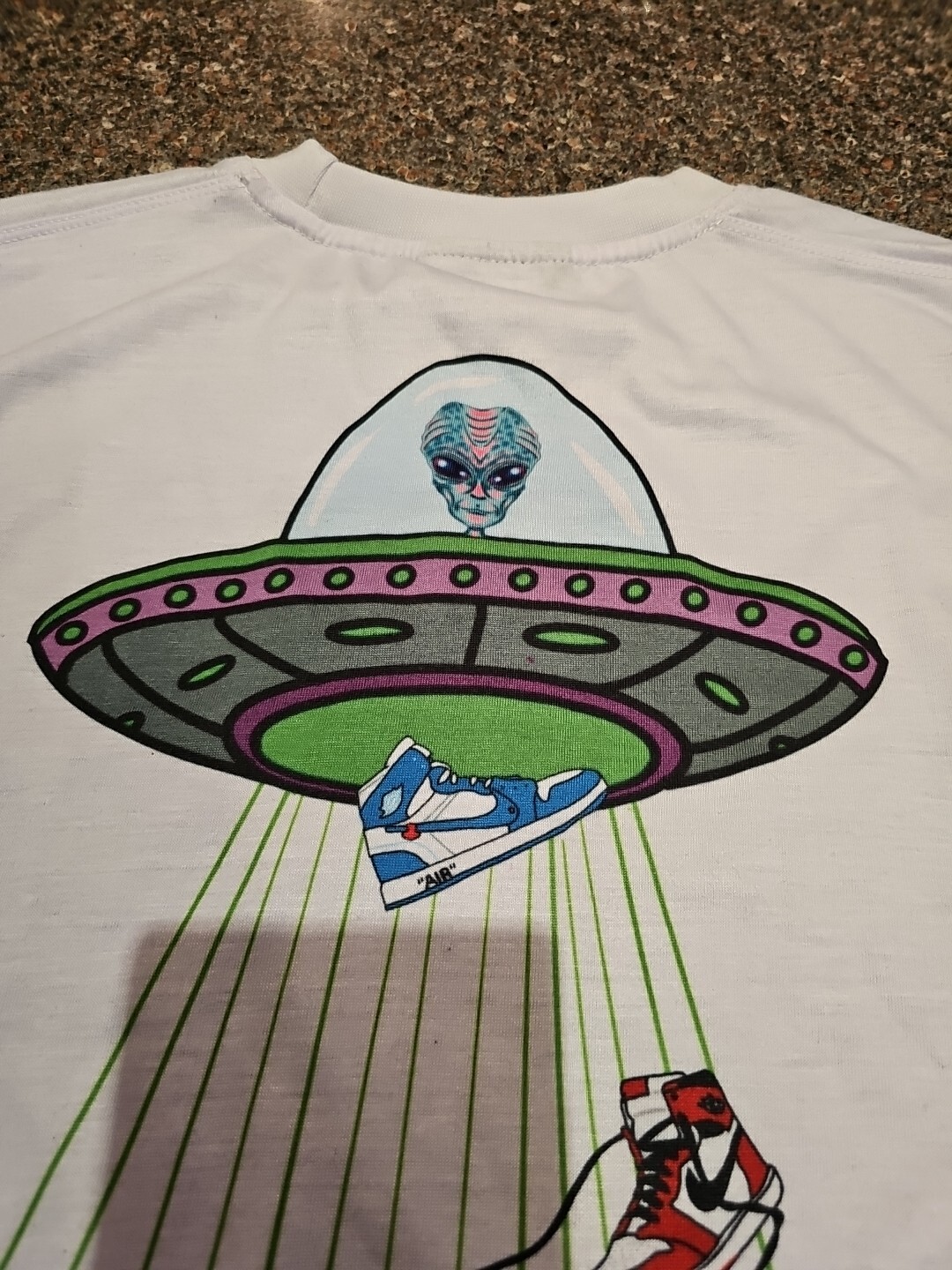 Sneaker Con Los Angeles LA T-Shirt sz M Medium Drip Embroidered Sick Graphic EUC