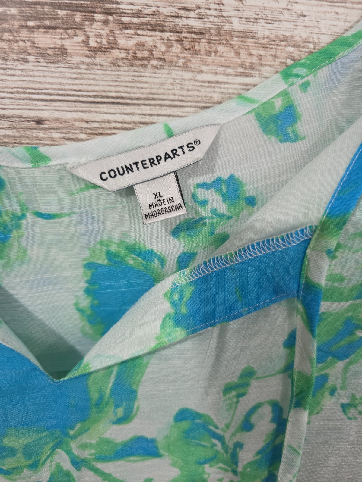 Counterparts Top Women XL Aqua Floral Keyhole Tie-Neck Flutter Sleeve Blouse NWT