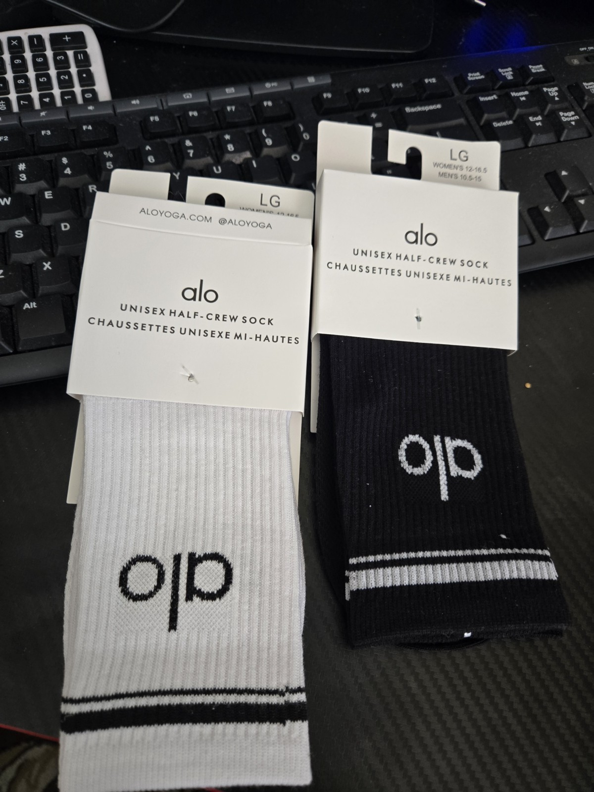 ALO Yoga Unisex Half-Crew Throwback Socks 2pairs White And Black Size Large