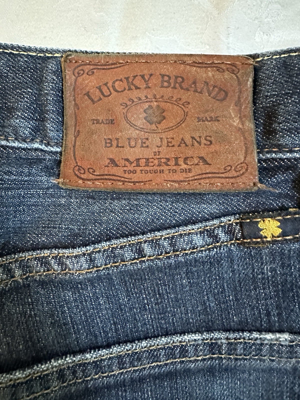Lucky Brand Jeans Mens 34×30 Blue 329 Classic Straight Cotton Blend Dark Wash