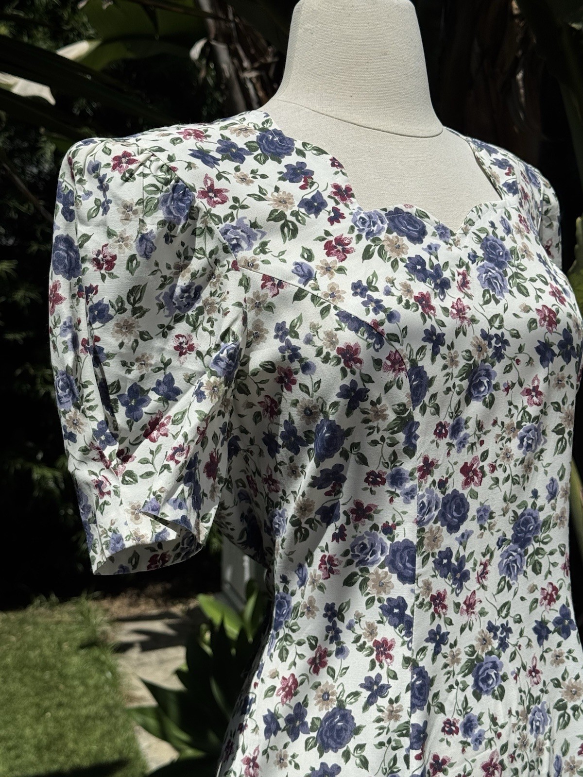 Vintage 90s Buyer Too California Floral Mini Rayon Sweetheart Neckline Dress M