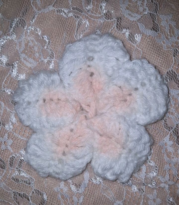 Homemade crochet pink and white hair clip, hair Clips 1PCS