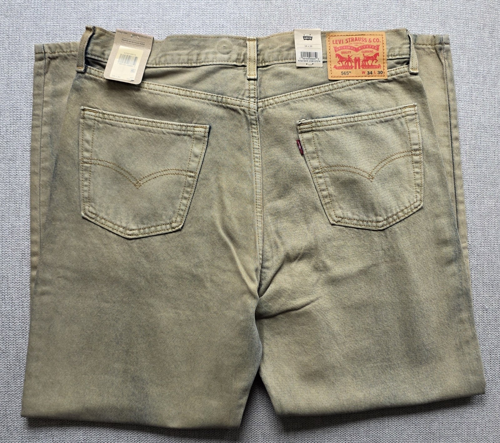 NWT Levi’s 565 Loose Straight Jeans Men – SIZE 34X30 NEW