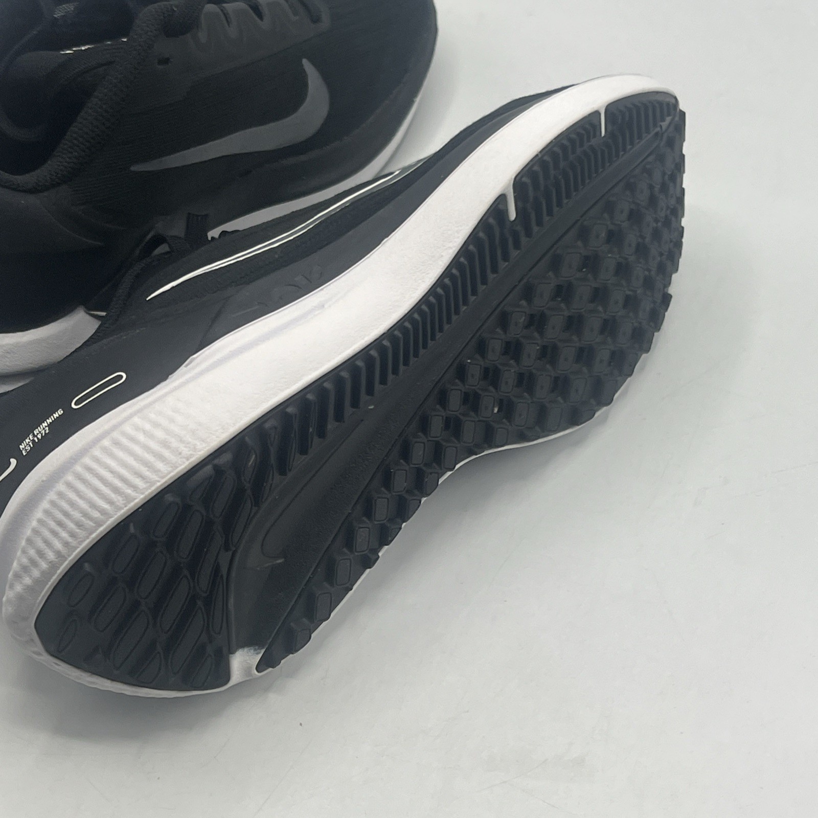 Nike Trainers Womens Size 6.5 Air Winflo 9 Black White Road Running Gym Shoes
