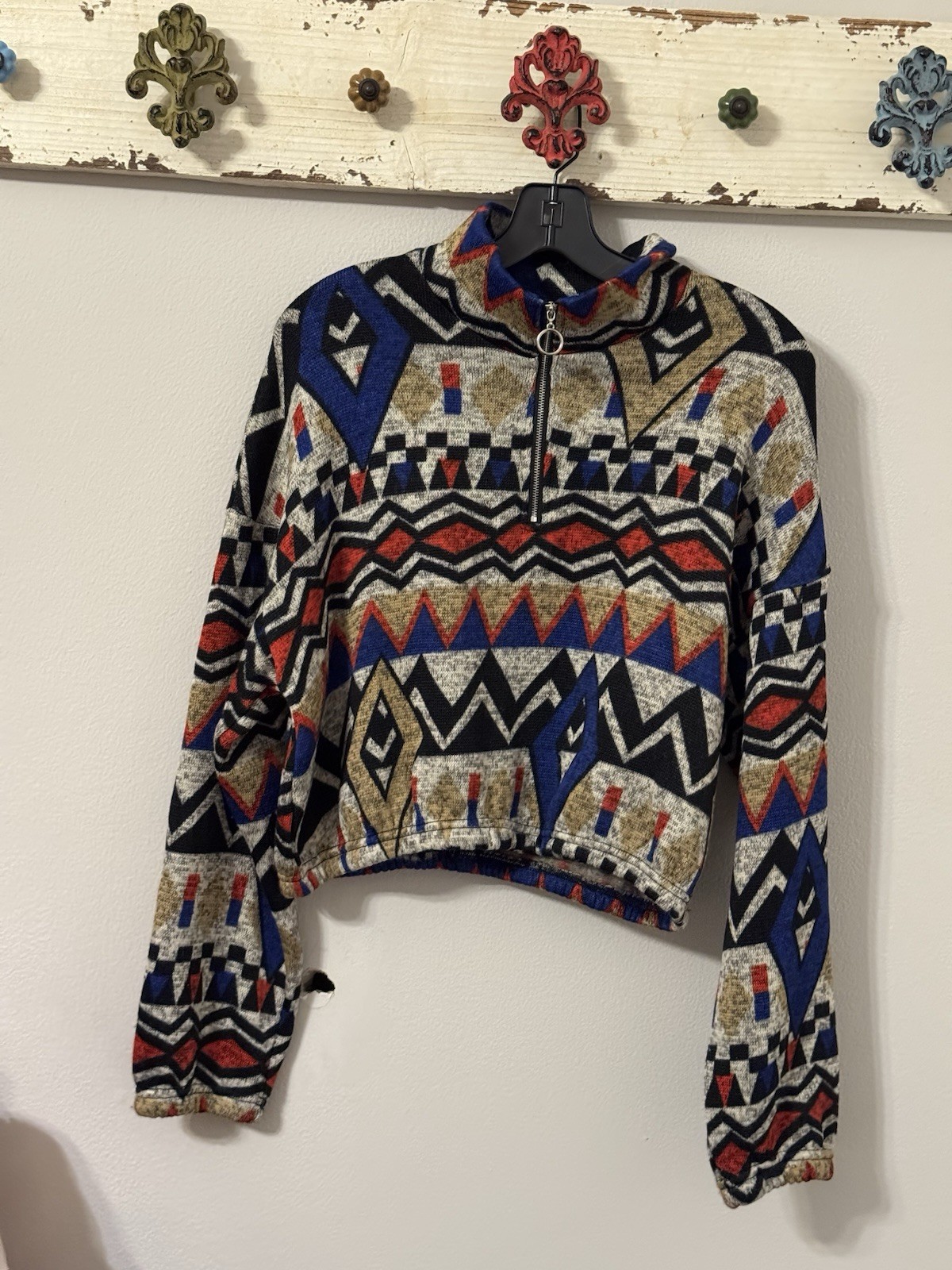 Soft Zaful Size M Colorful Geometric Cropped Pullover Polyester Fiber