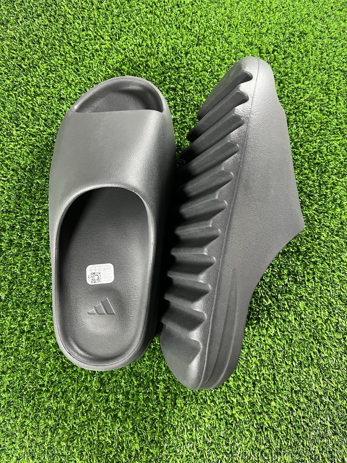 adidas Yeezy Slide Black Slip-On Sandals Men’s US 10 HQ6448 100% AUTHENTIC