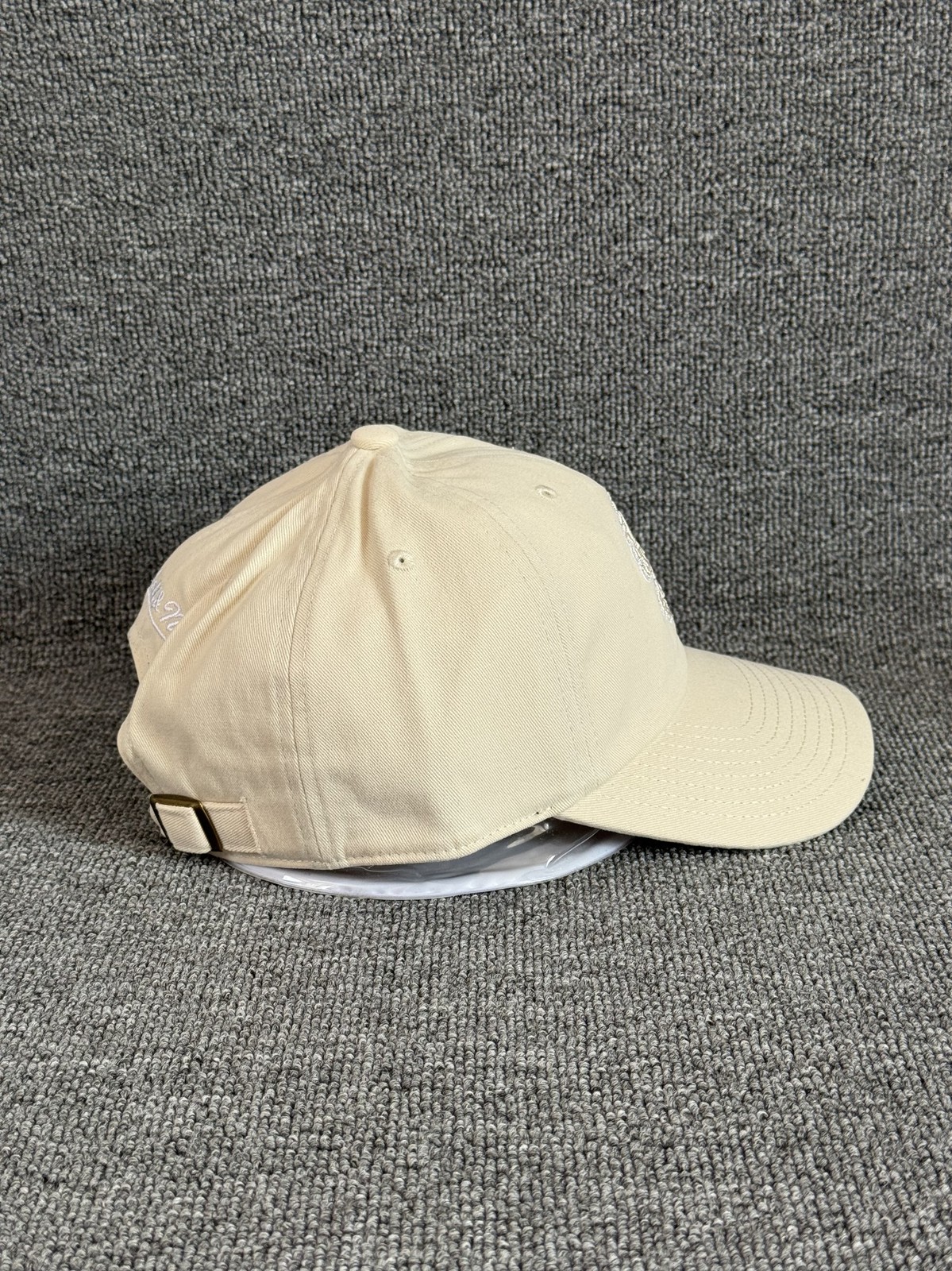 Mitchell & Ness Warriors Dad Hat Strapback Cream Cap Unknown Size