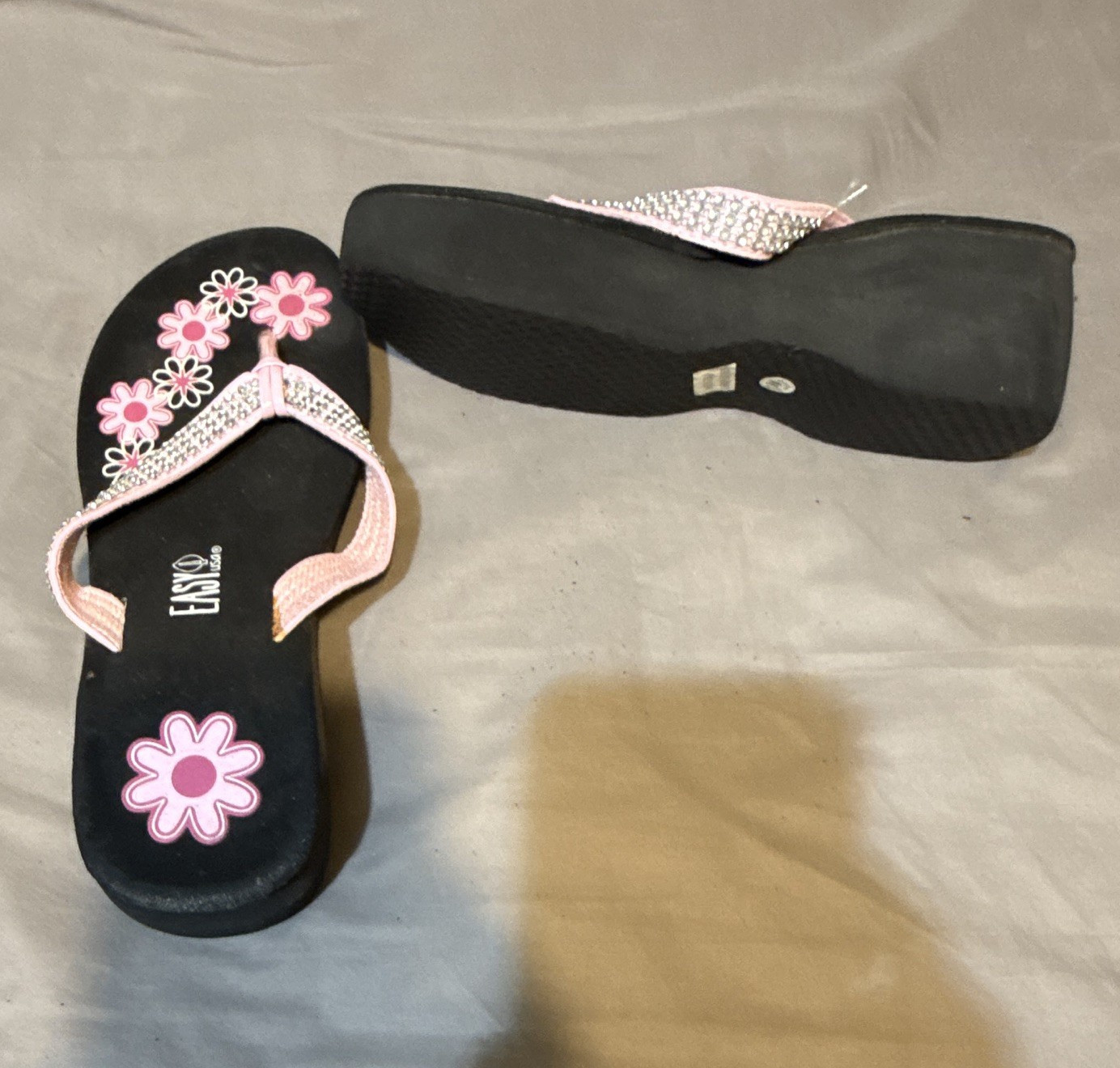Women’s Size 10 Black Pink Floral Flip Flop Sandals Slip-On Beaded