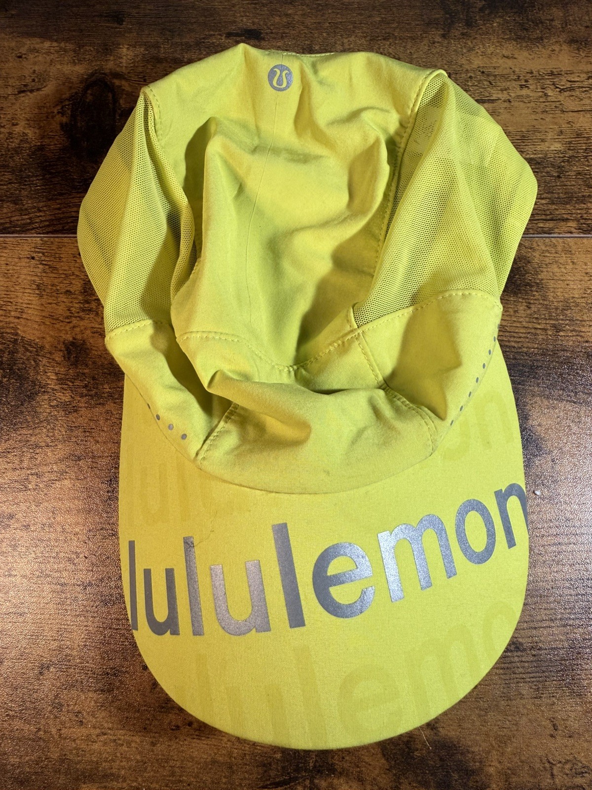 Lululemon Womens Fast Free Running Hat Elite, Bright Lime Green /Yellow Nice!