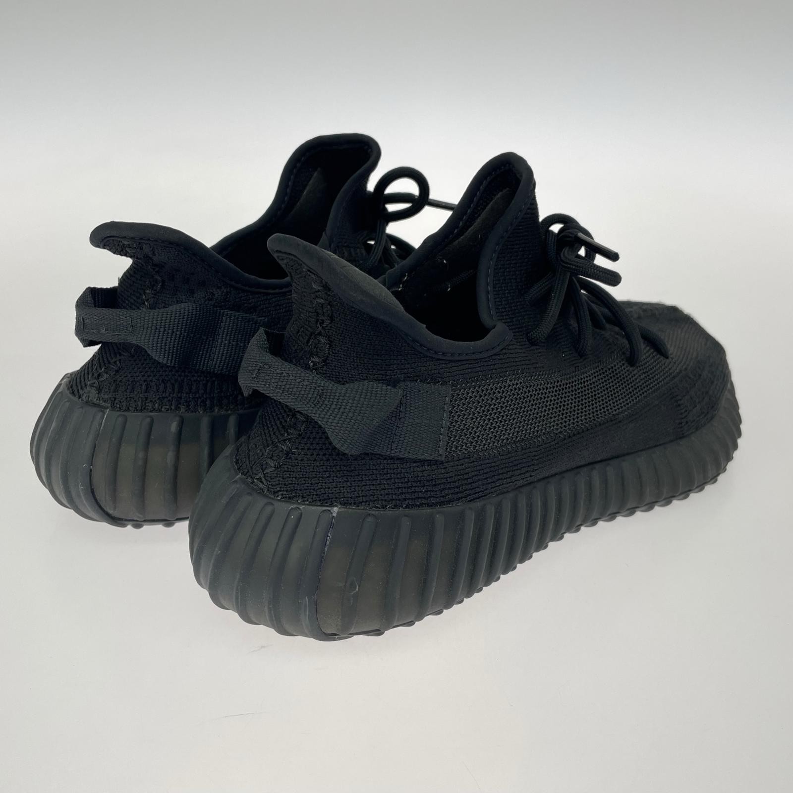 adidas Tag attached. HQ4540 YEEZY Boost 350V2 Low Cutsneakers size285/black