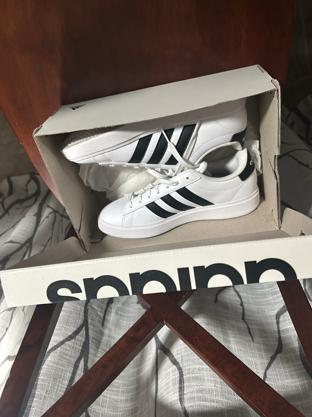 adidas Grand Court White/Black Low Top Lace-Up Athletic Sneakers Pre-Owned