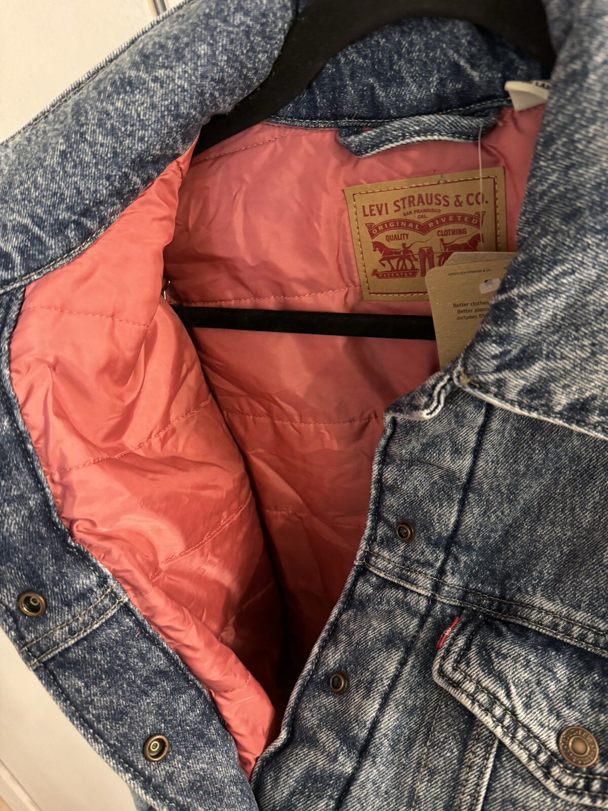 Levi’s Women Padded Trucker Jacket, Denim, Non-Stretch Whatever Whenever Medium