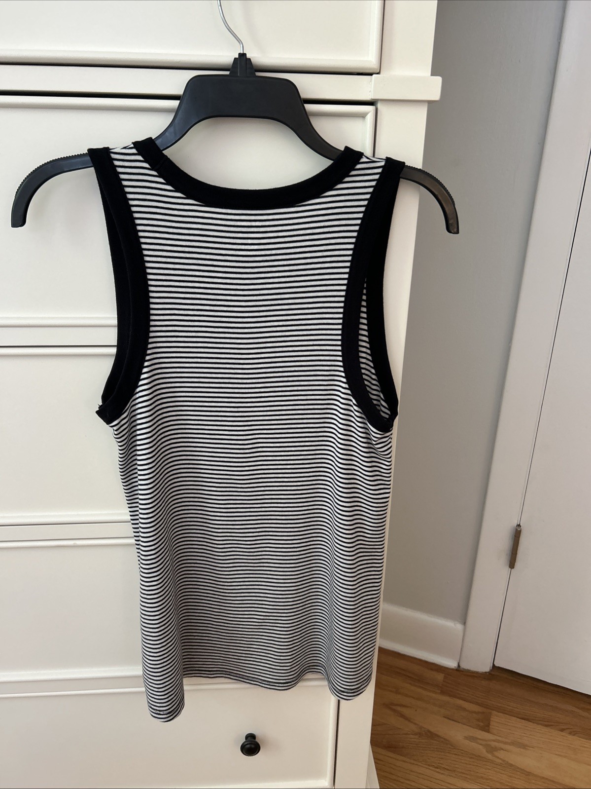 GAP Women’s Tank Top White/Black Stripe Size Medium NWOT Cotton Soft Stretch