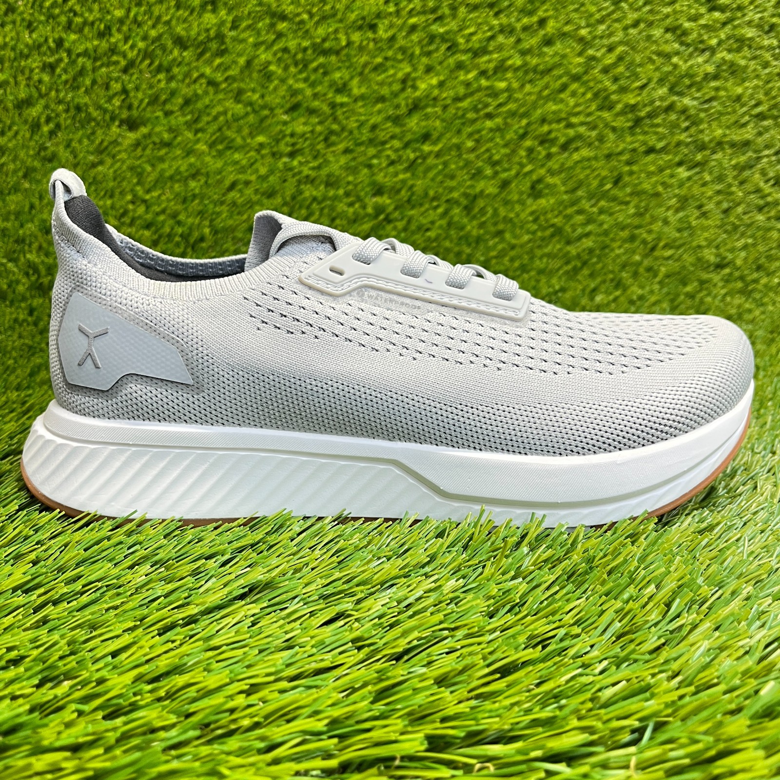 Flux Adapt Waterproof Runner Gray Womens Size 9 Mens Size 7.5 Walking Shoes