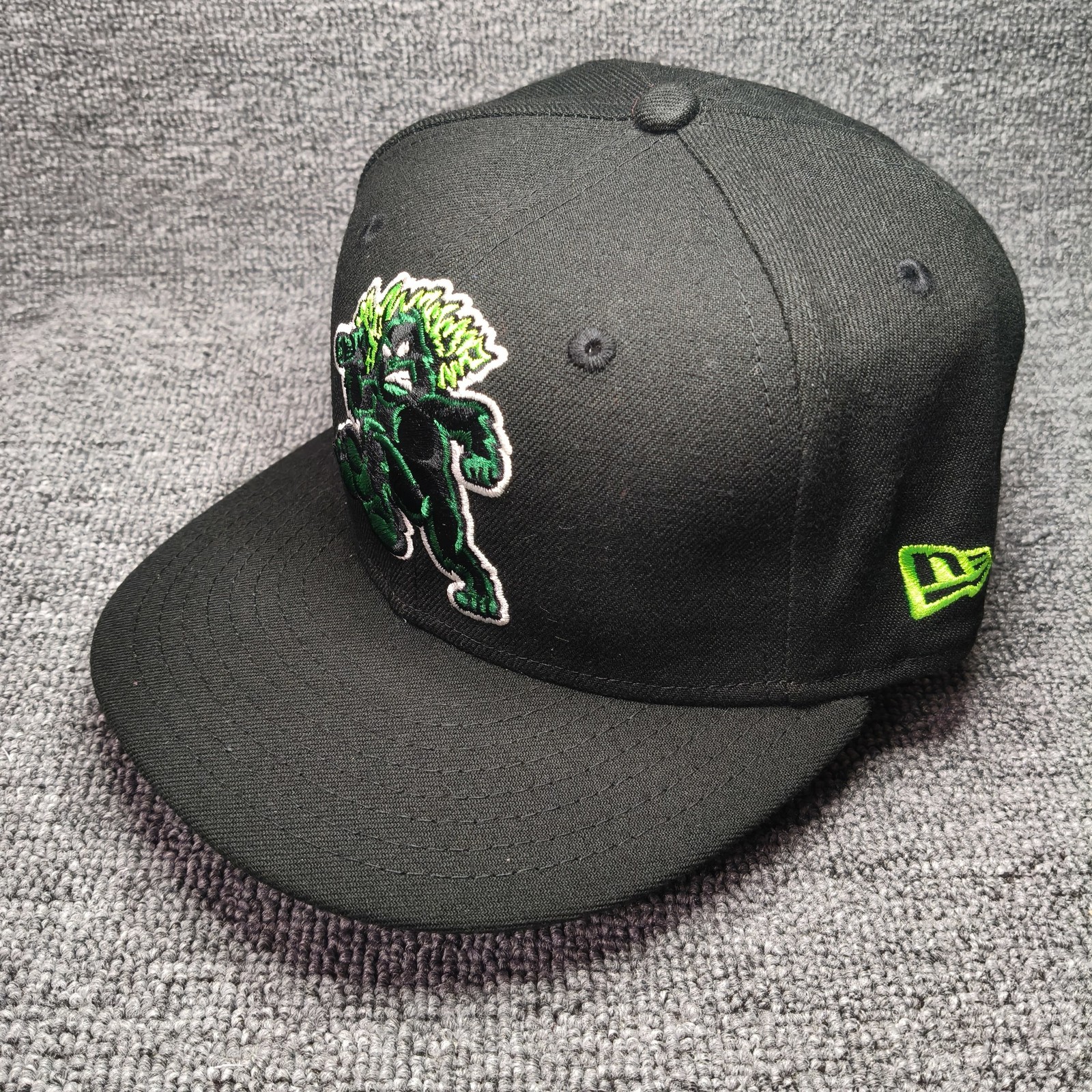 New Era Minor League 59FIFTY Fitted Black Size 7 Mascot Cap