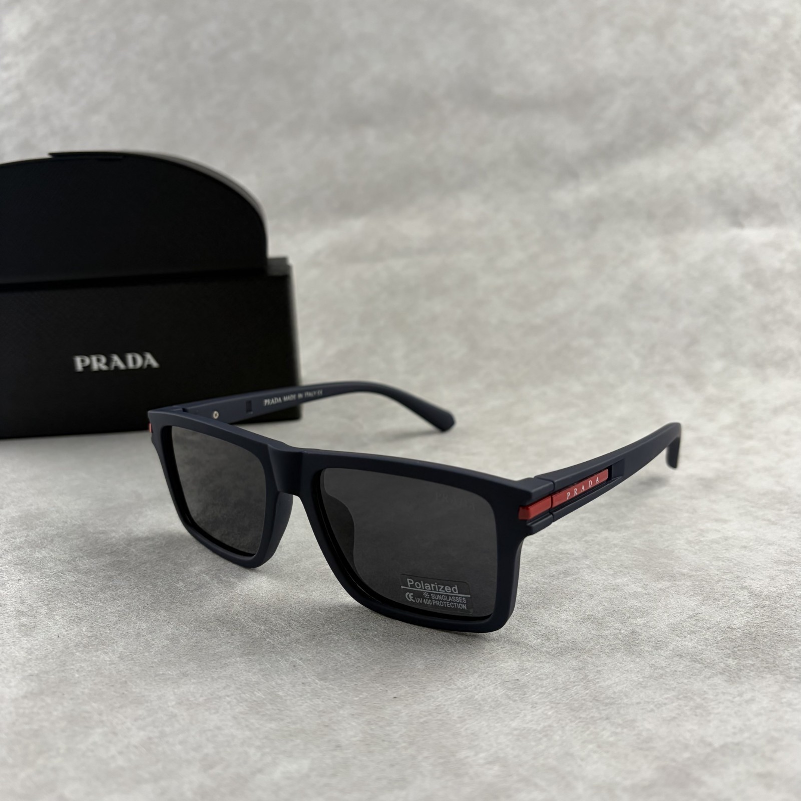New In Box – Prada Men’s & Women’s Square Designer Sunglasses Classic Frame