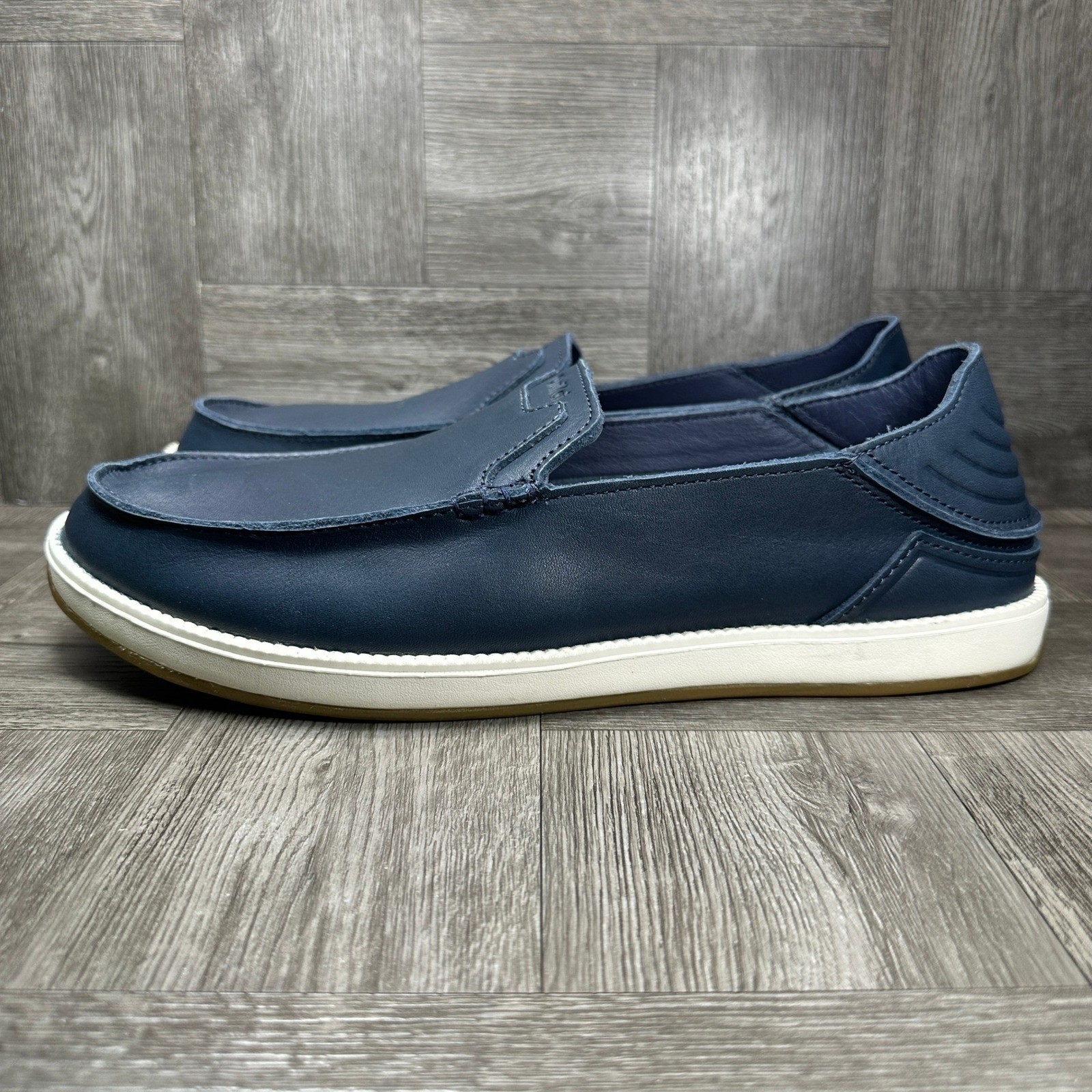 OluKai Lae’ahi Li ‘Ili Slip On Men 12 Navy Blue Leather Casual Loafer NEW