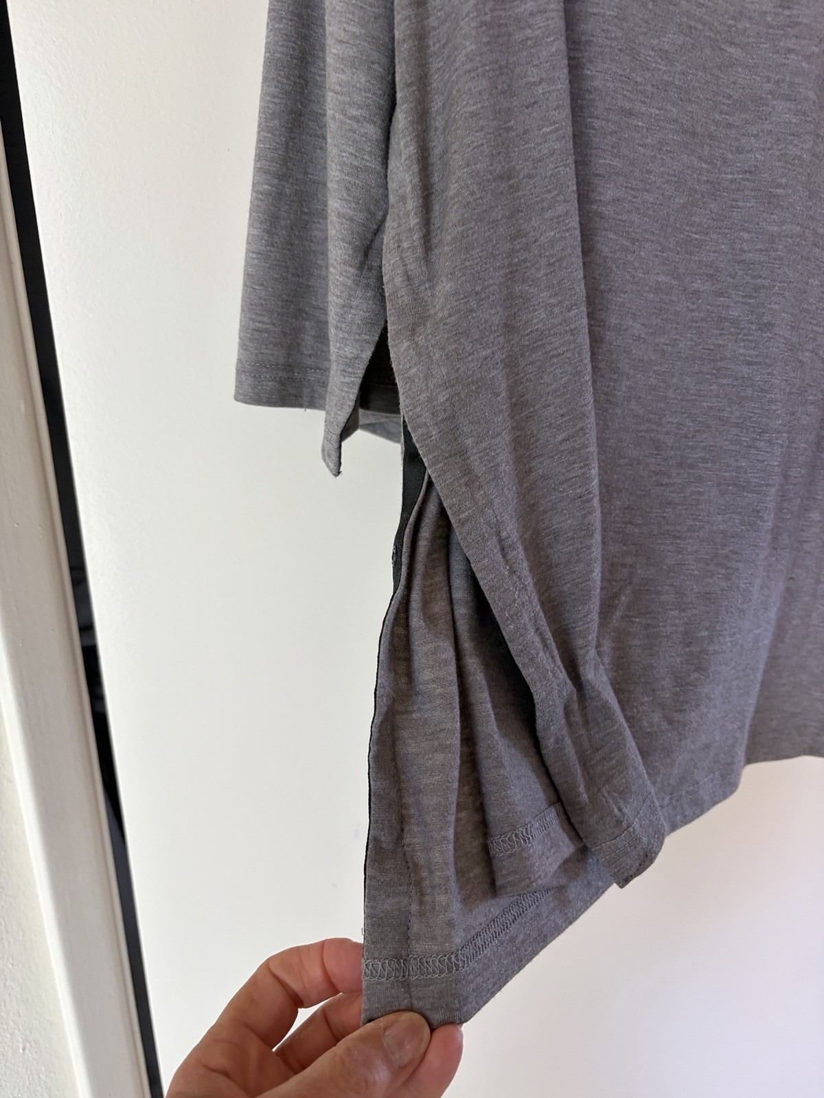 Postoperative Women’s Shirt Snap Closures On Side and Arms Size Large