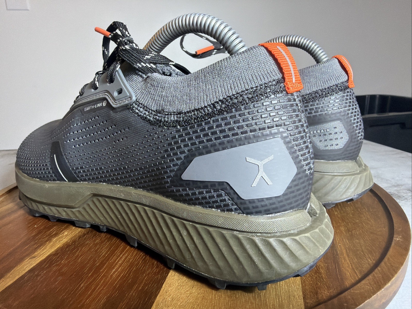 Flux Footwear Adapt Trail Runner Black Mens Size 7.5 Womens 9 Shoes Sneakers