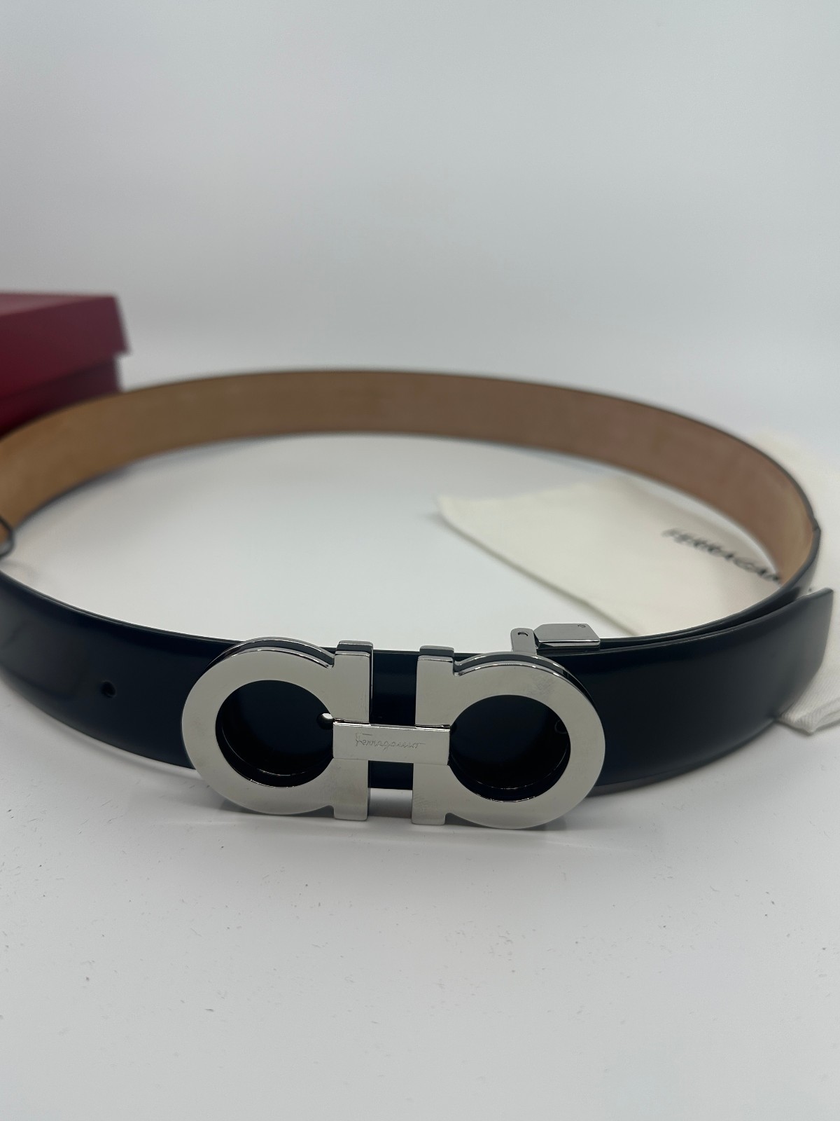 SALVATORE FERRAGAMO BLACK LEATHER MENS BELT SILVER MEDIUM BUCKLE Size 90/36