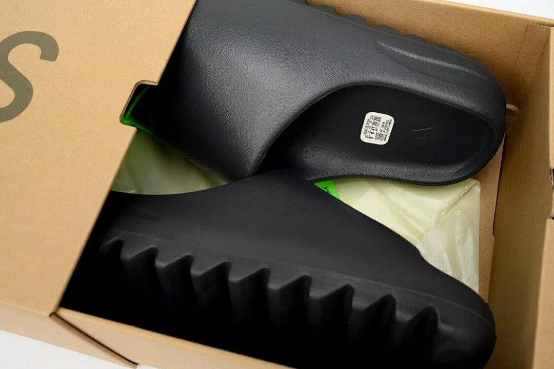 Adidas Yeezy Slide HQ6448 Onyx Unisex Slipper Sandal New Without Box