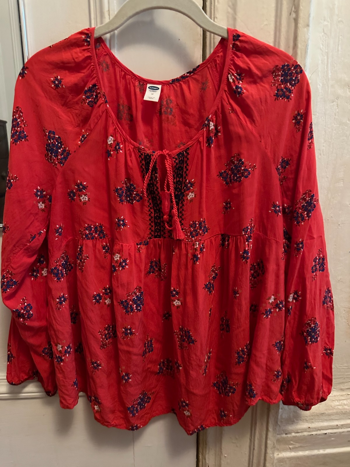 Womens Old Navy Soft Red and Black floral peasant Boho Summer blouse – Size M