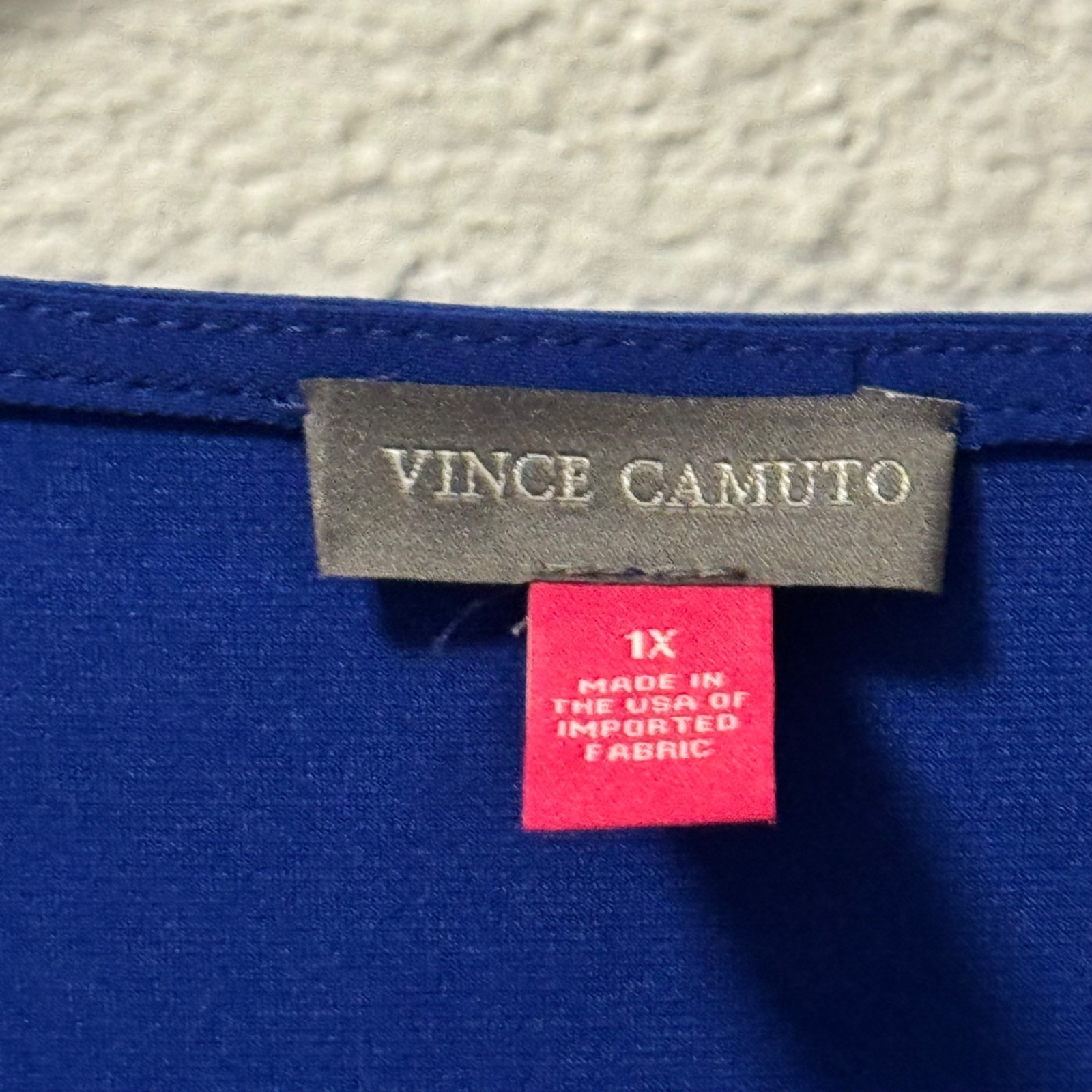 Vince Camuto V-Neck Blue Sleeveless Top Size 1X Polyester/Spandex Blend. NWT