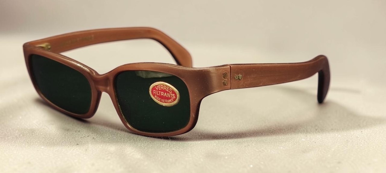 Vintage French Y2K Slim Rectangle Sunglasses Brown Frame Green Lenses Unisex