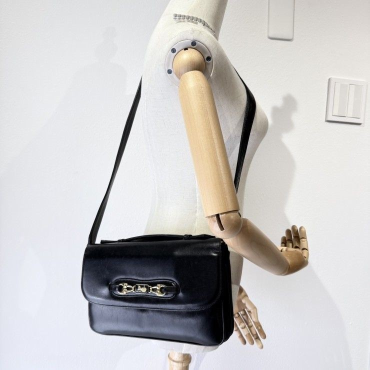 CELINE (Celine) Carriage Hardware Vintage Shoulder Bag Leather Black Gold Hardwa