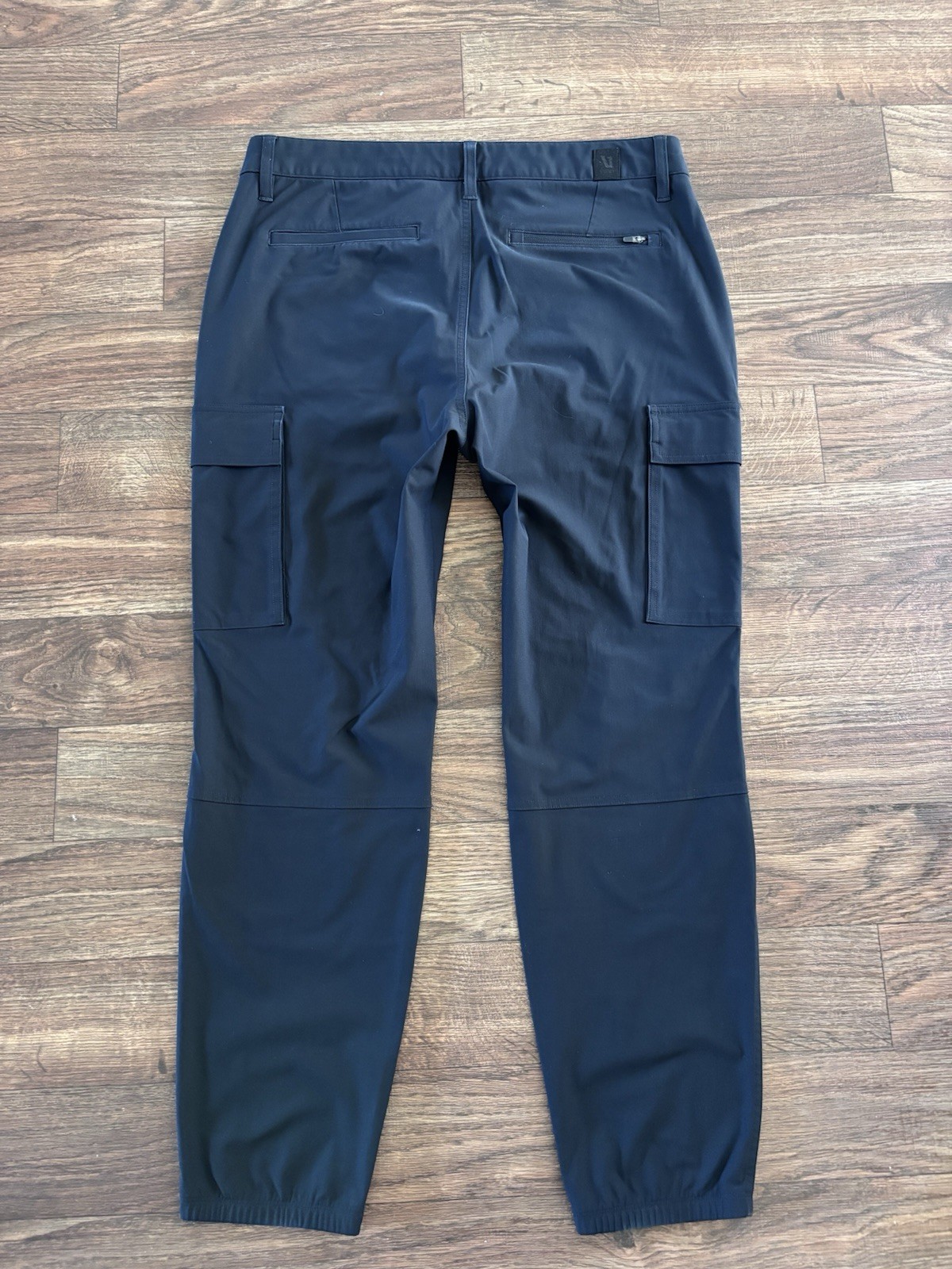 Vuori Men’s Meta Performance Cargo Pants Joggers Black 33