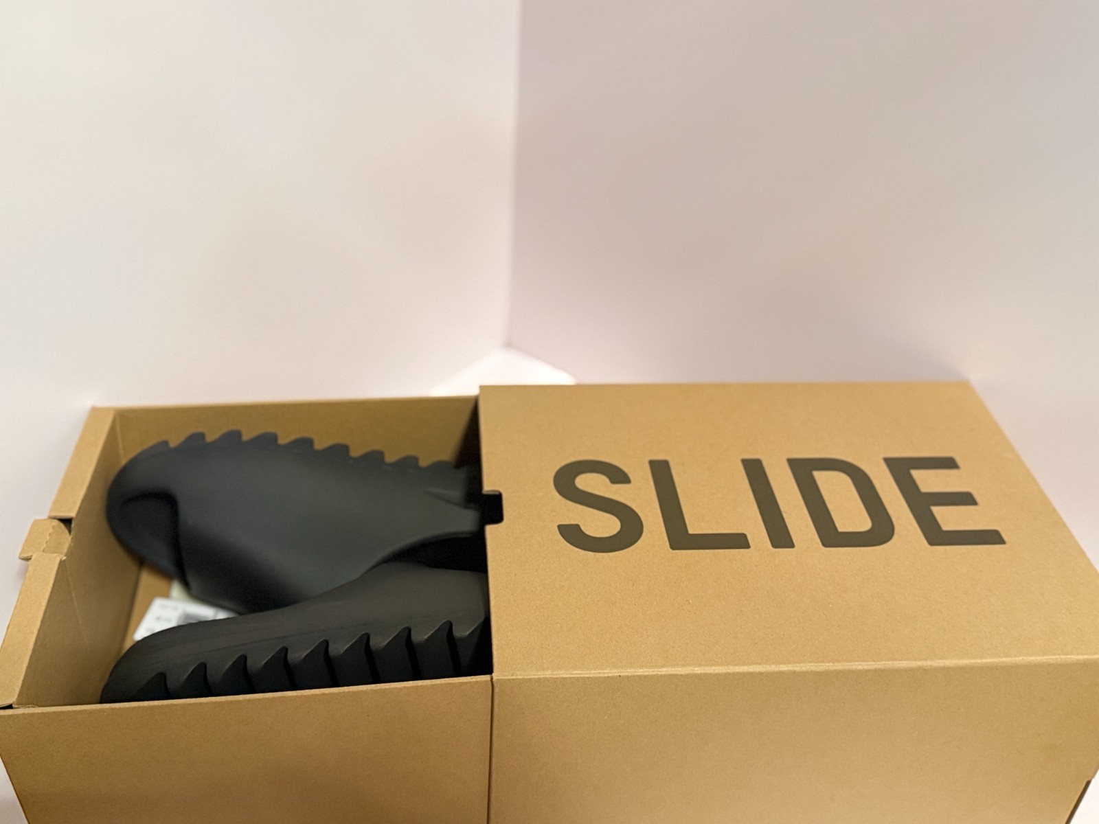 Adidas Yeezy Slide Onyx Size 10 (100% Authentic) HQ6448