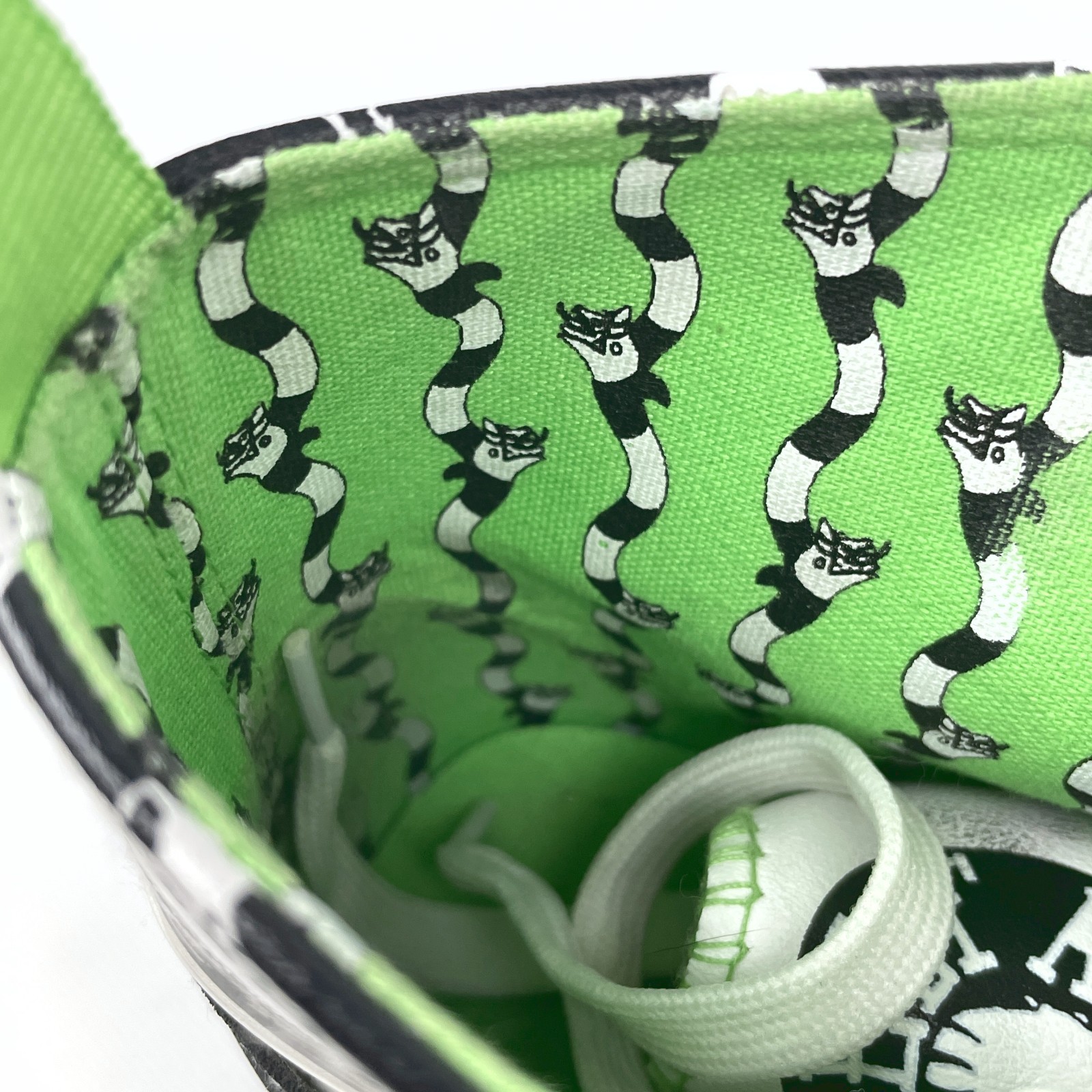 Beetlejuice GroundUp High Top Sneakers Shoes Women’s It’s Show Time Sz 6 1/2