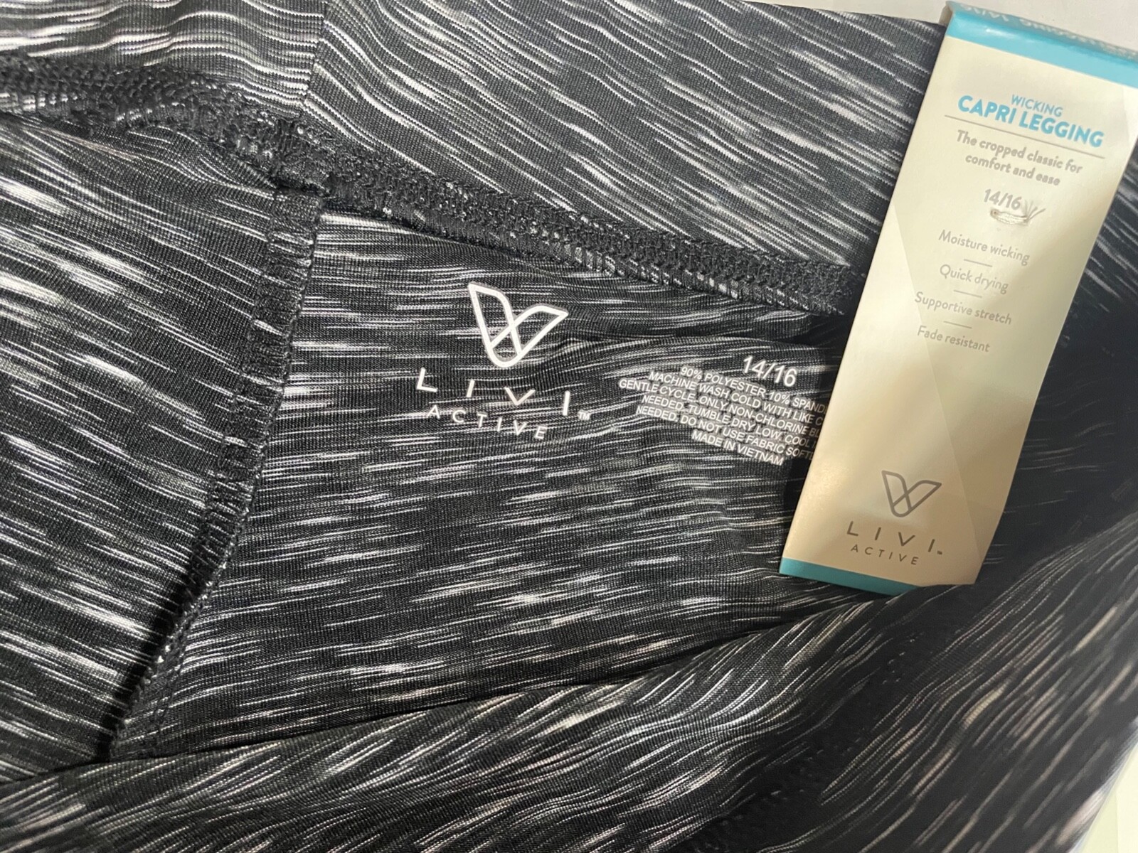 Lane Bryant Wicking Capri Legging 14/16 Black White Gray Polyester Spandex Blend