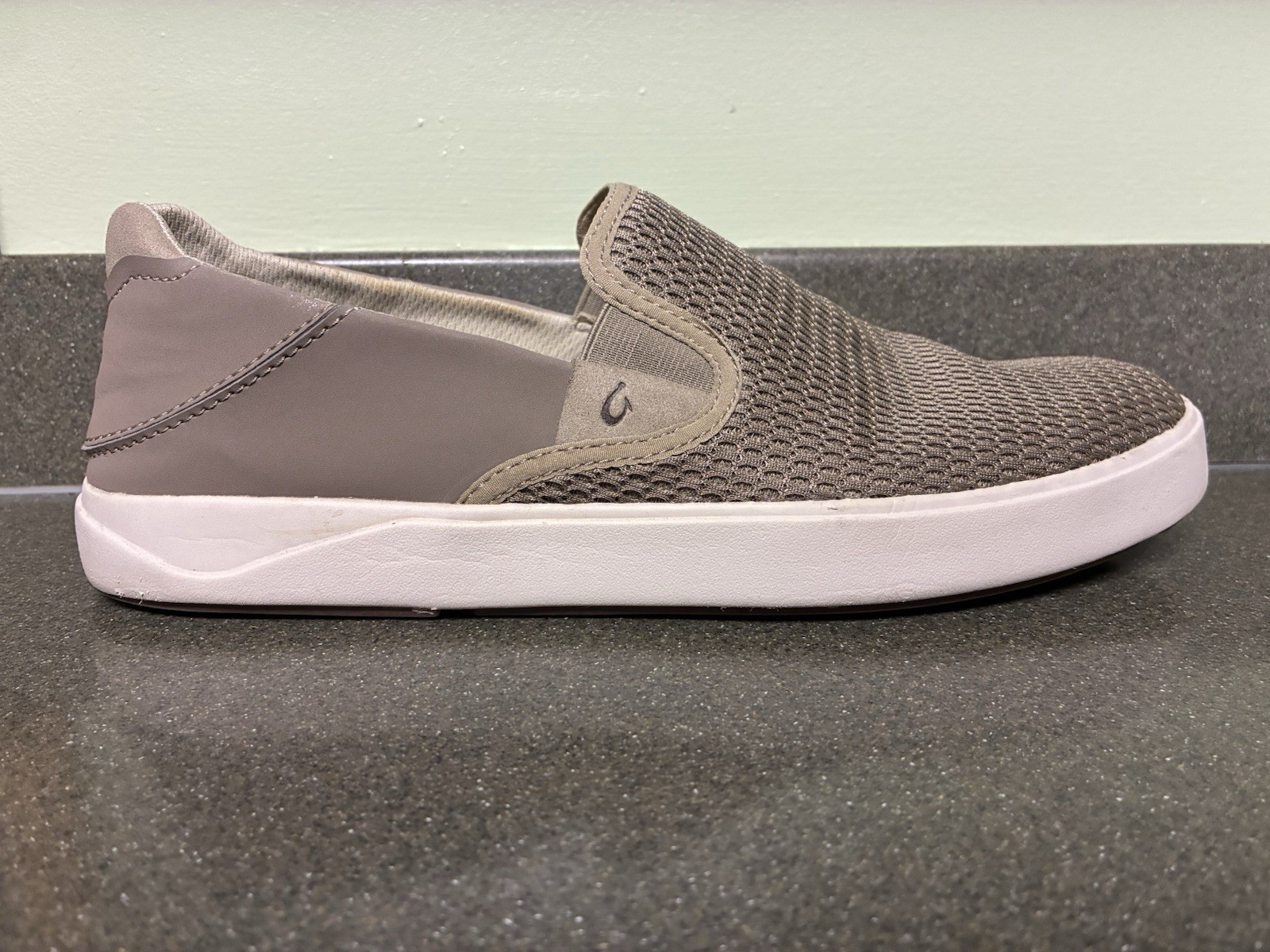 Olukai Lae’ahi Men’s Size 9.5 Slip On Beach Sneakers Clay Clay 10443-1010 Mesh