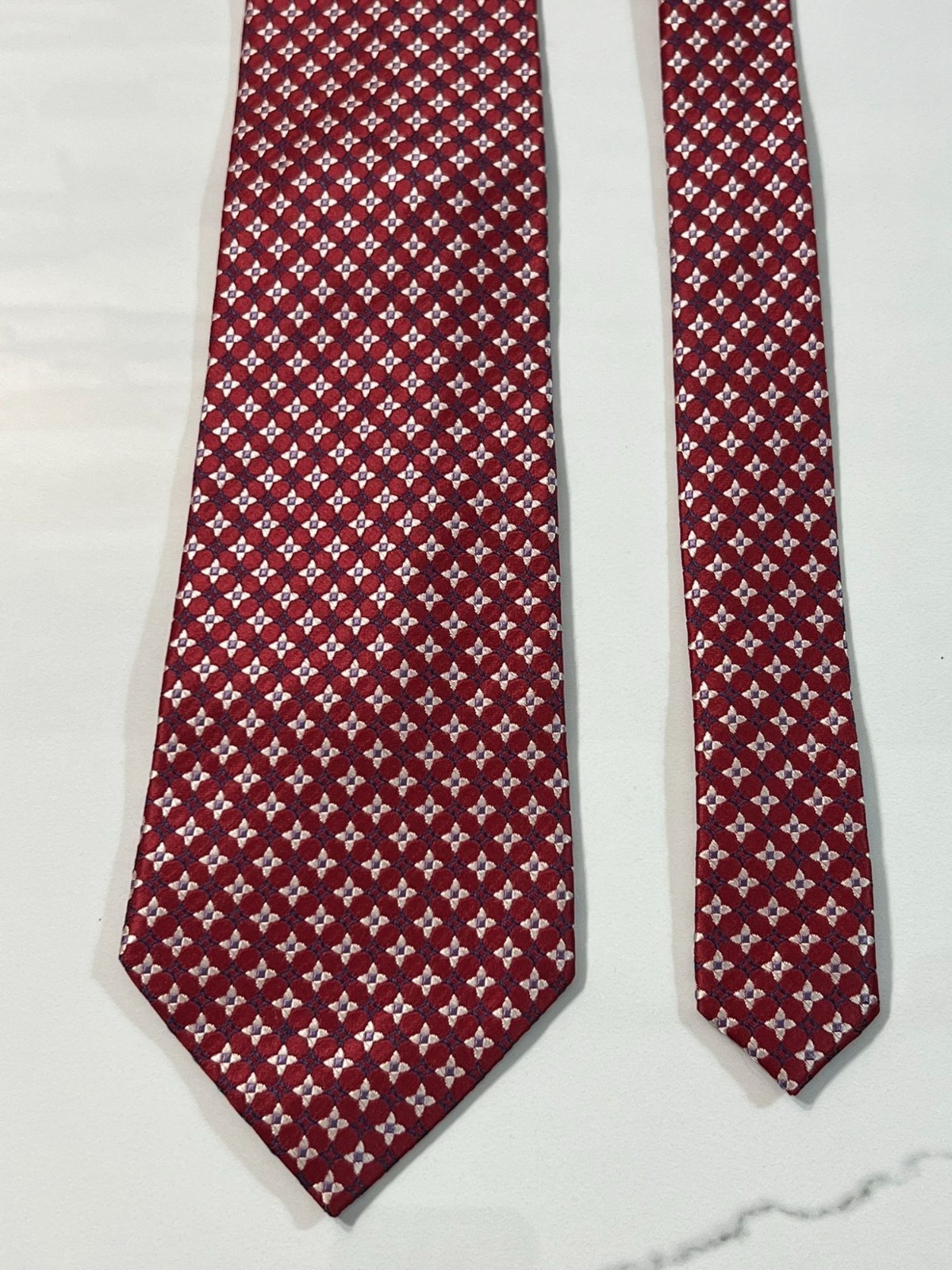 Jos. A. Bank Red Geometric Quatrefoil 100% Silk Business Made In China