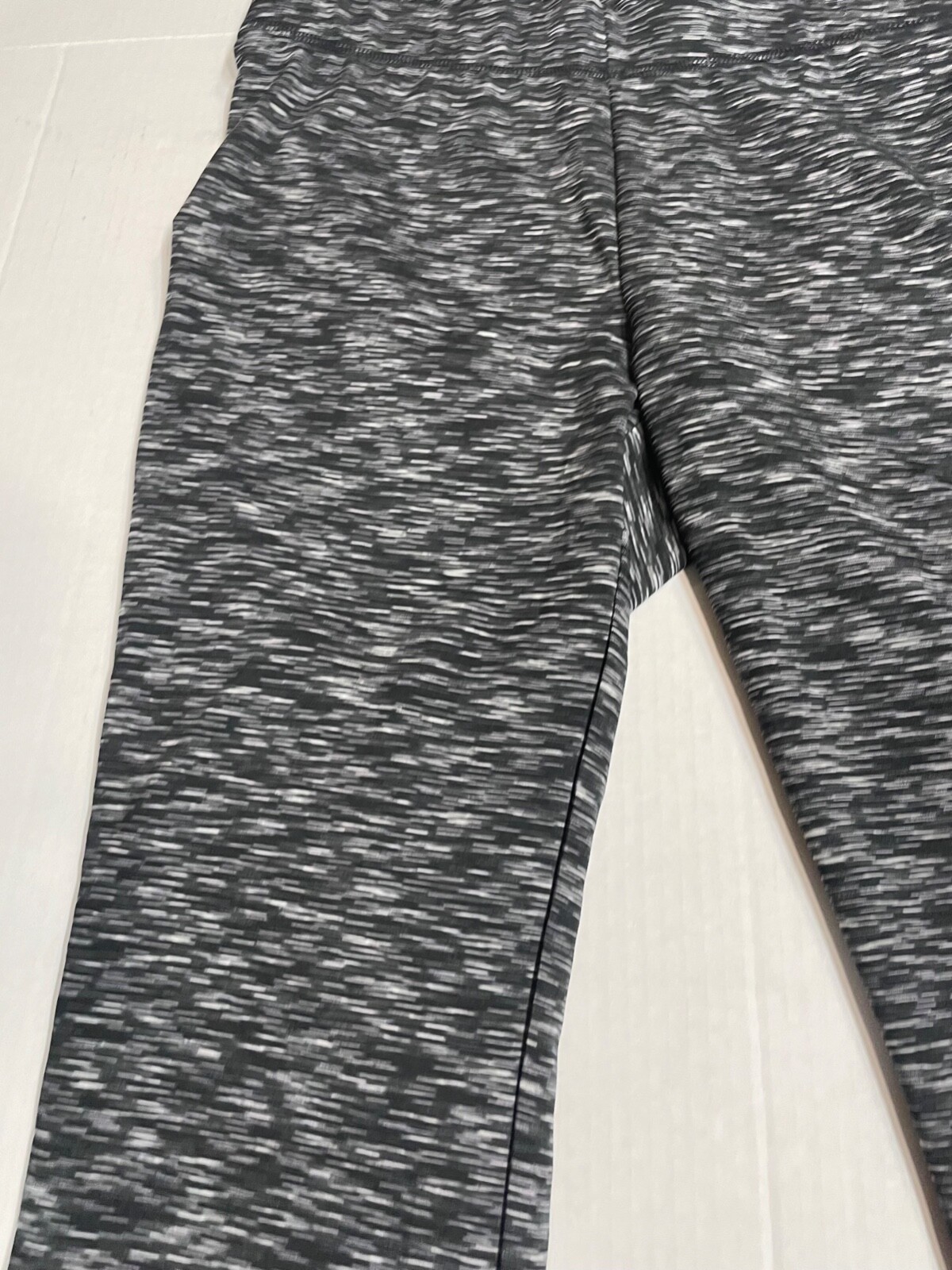 Lane Bryant Wicking Capri Legging 14/16 Black White Gray Polyester Spandex Blend